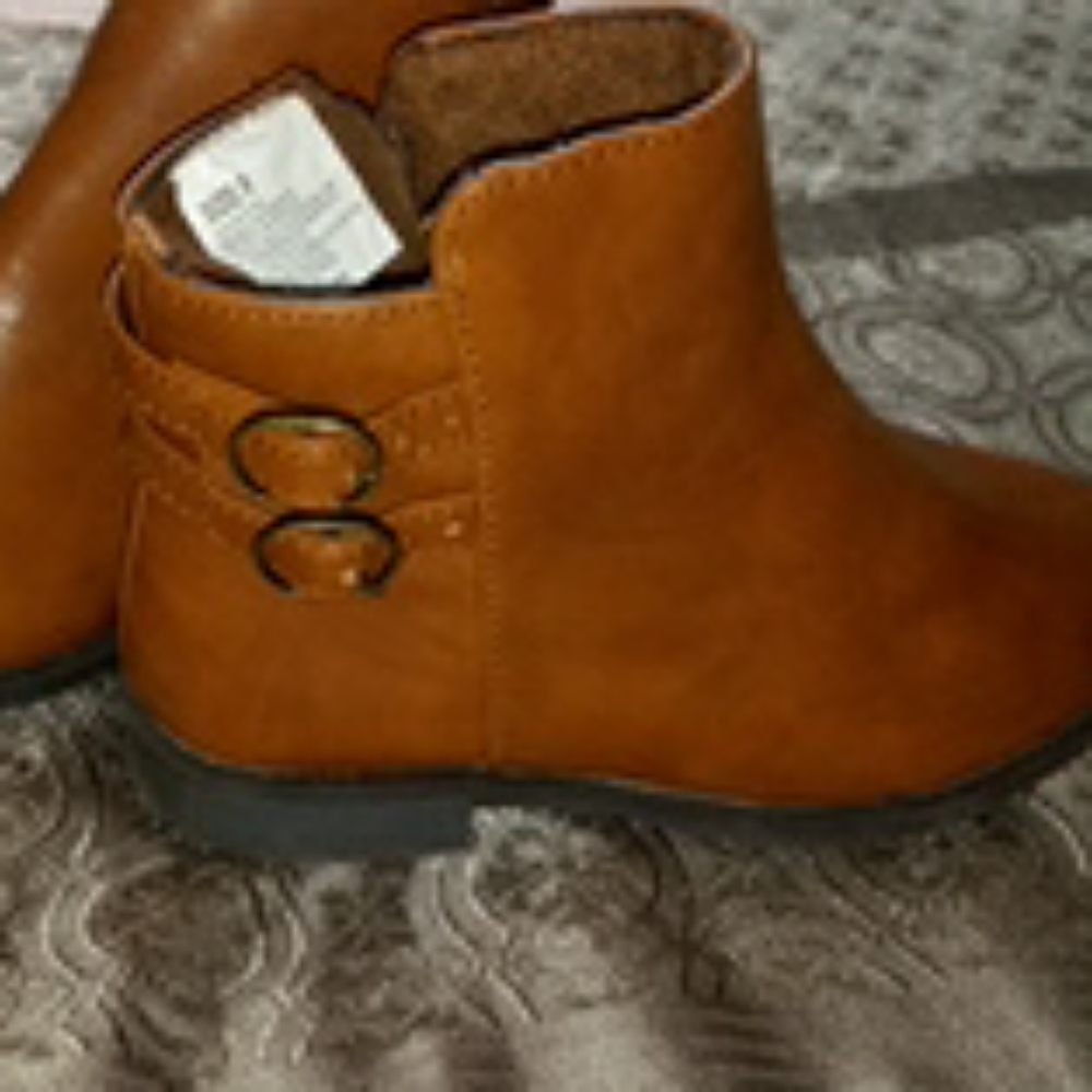 Boots - Picture 5 of 5